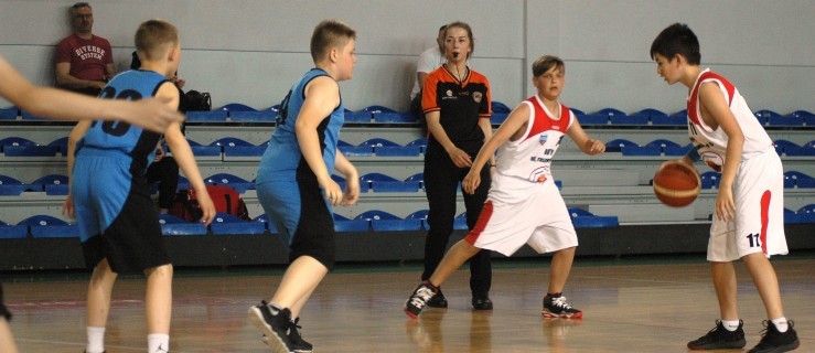 Kosz lepszy od Rawii w lidze mini kosza - Zdjęcie główne
