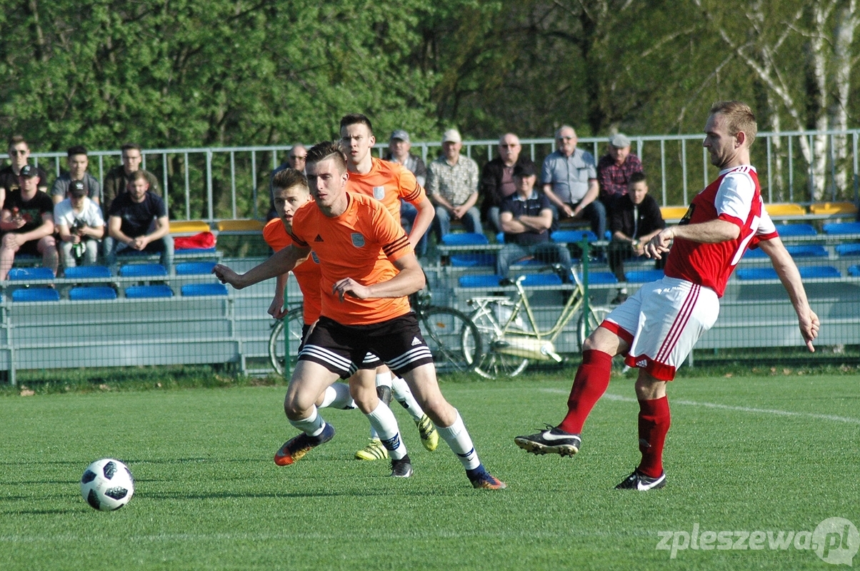 Mecz LKS Gołuchów - Korona Piaski - Zdjęcie główne