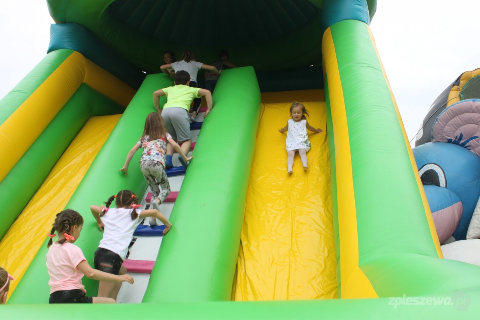 Pleszew. Dzień dziecka ze służbami ratunkowymi! - Zdjęcie główne