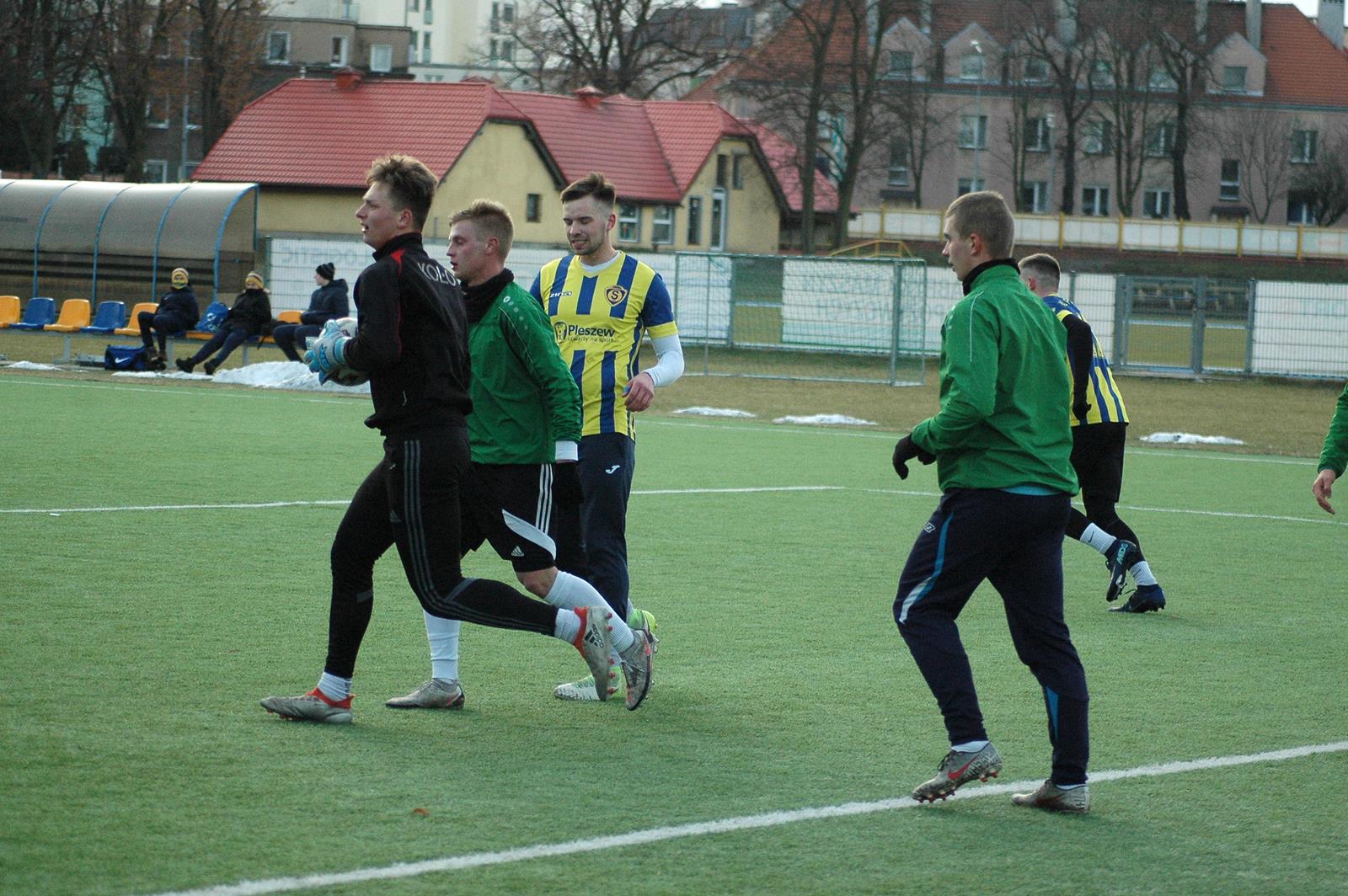 Stal Pleszew - MKS Dąbie 3:0