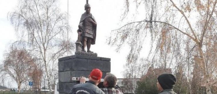 Przenieśli figurę. Św. Florian stanął w nowym miejscu  - Zdjęcie główne