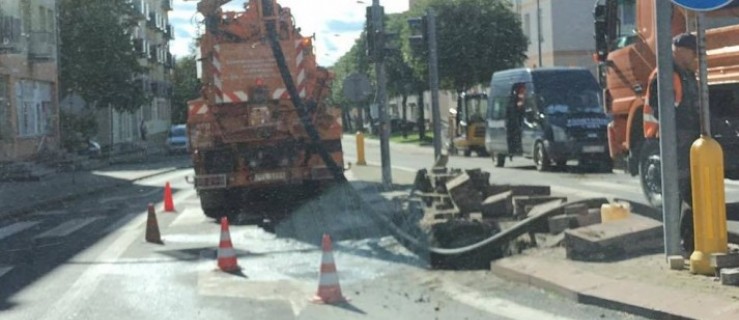 Pleszew. Awaria wodociągu. Utrudnienia na ul. Lipowej - Zdjęcie główne