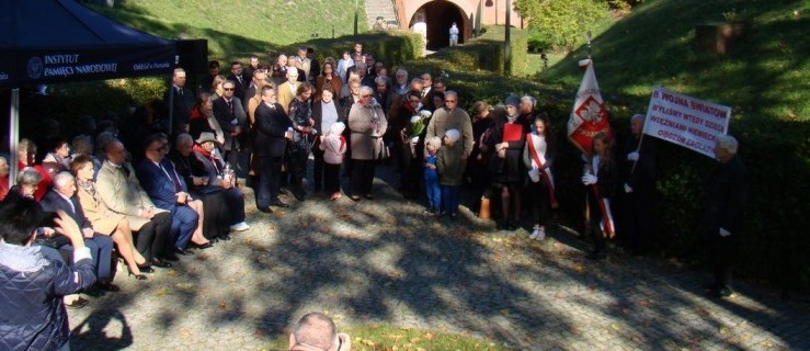 Nasi kombatanci i młodzież upamiętnili ofiary KL Posen w Forcie VII - Zdjęcie główne