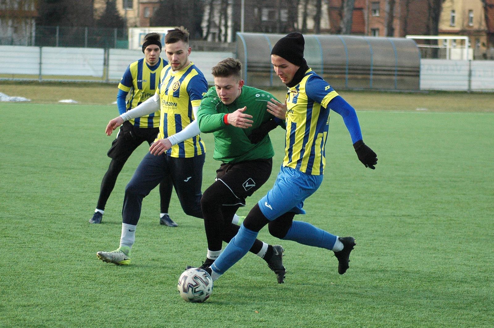 Stal Pleszew - MKS Dąbie 3:0