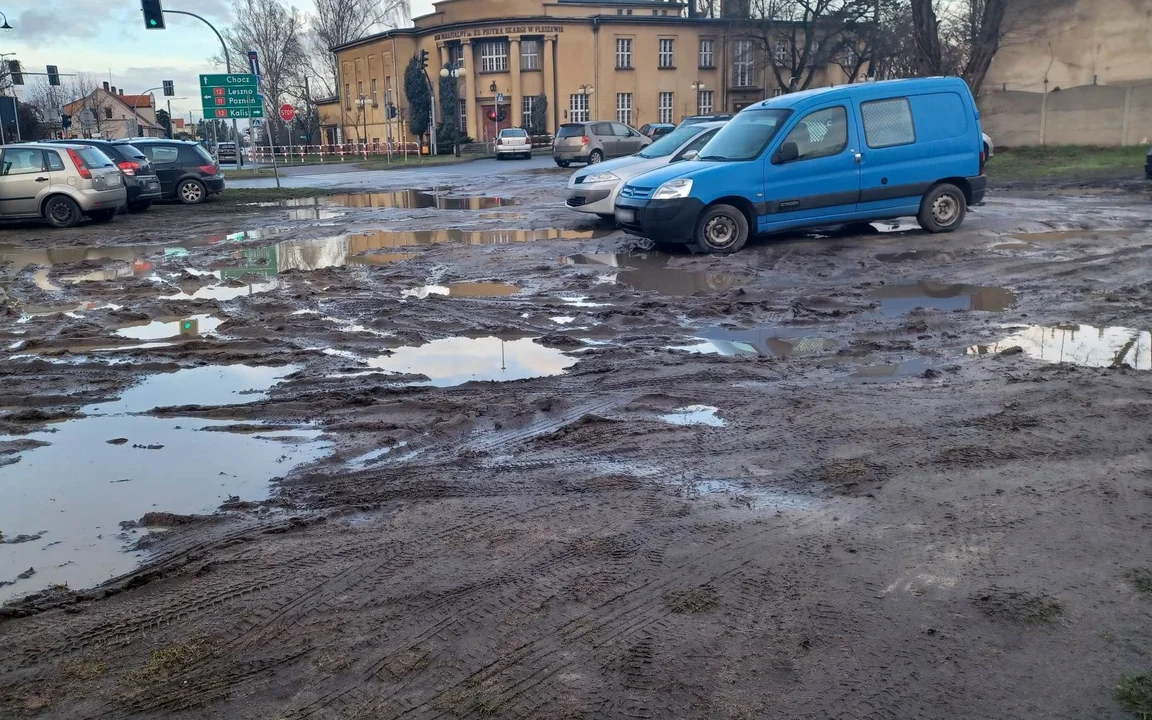 Miał być darmowy parking przy ul. Kilińskiego w Pleszewie. Plany się jednak zmieniły - Zdjęcie główne