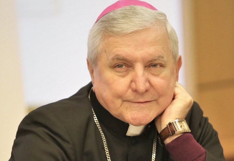 Pleszew. Kalisz. Biskup Janiak łamie papieski zakaz? Jego następca powiadomił Watykan - Zdjęcie główne