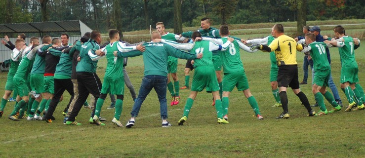 Deszczowe derby w Kuczkowie - Zdjęcie główne