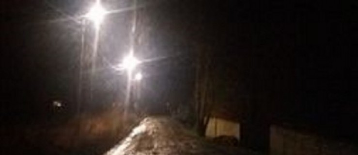 Egipskie ciemności w Tomaszewie. Ludzie alarmują: na tej ulicy panują egipskie ciemności! - Zdjęcie główne