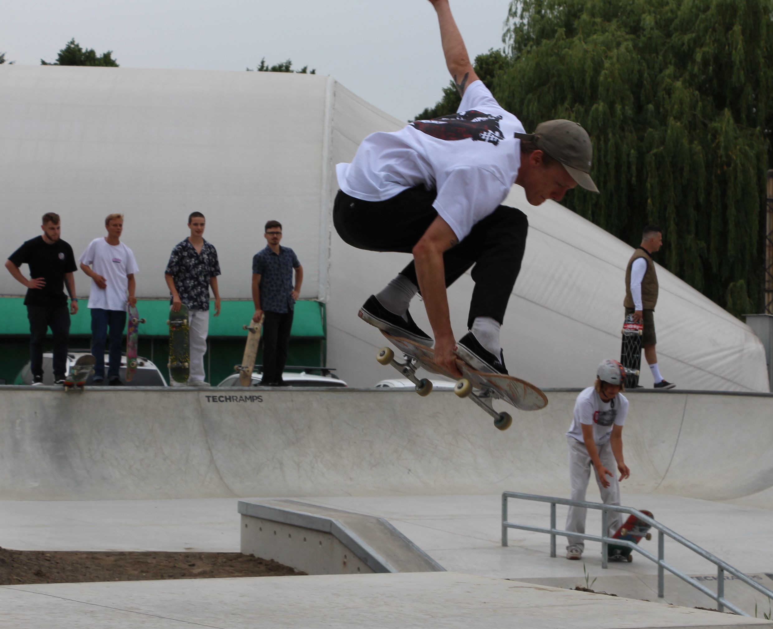 Pleszew. W jakich godzinach można korzystać ze skateparku? Czy jest tu wi-fi? Czy trzeba mieć kask? Miasto przypomina regulamin - Zdjęcie główne