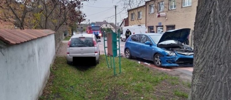 Zderzyły się trzy auta. Znamy szczegóły wypadku - Zdjęcie główne