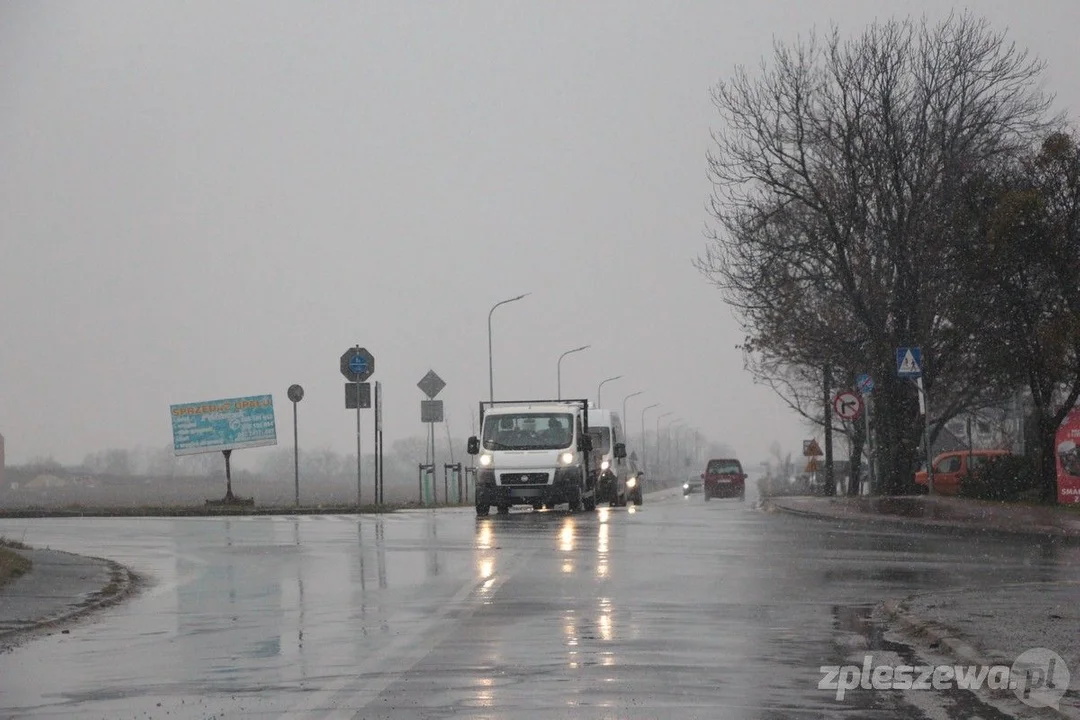 W Pleszewie powstanie nowe rondo? Starostwo złoży wniosek na skrzyżowanie przy ul. Armii Poznań [ZDJĘCIA] - Zdjęcie główne