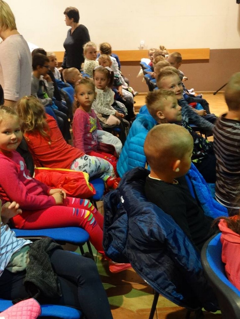 karmin teatr - Zdjęcie główne