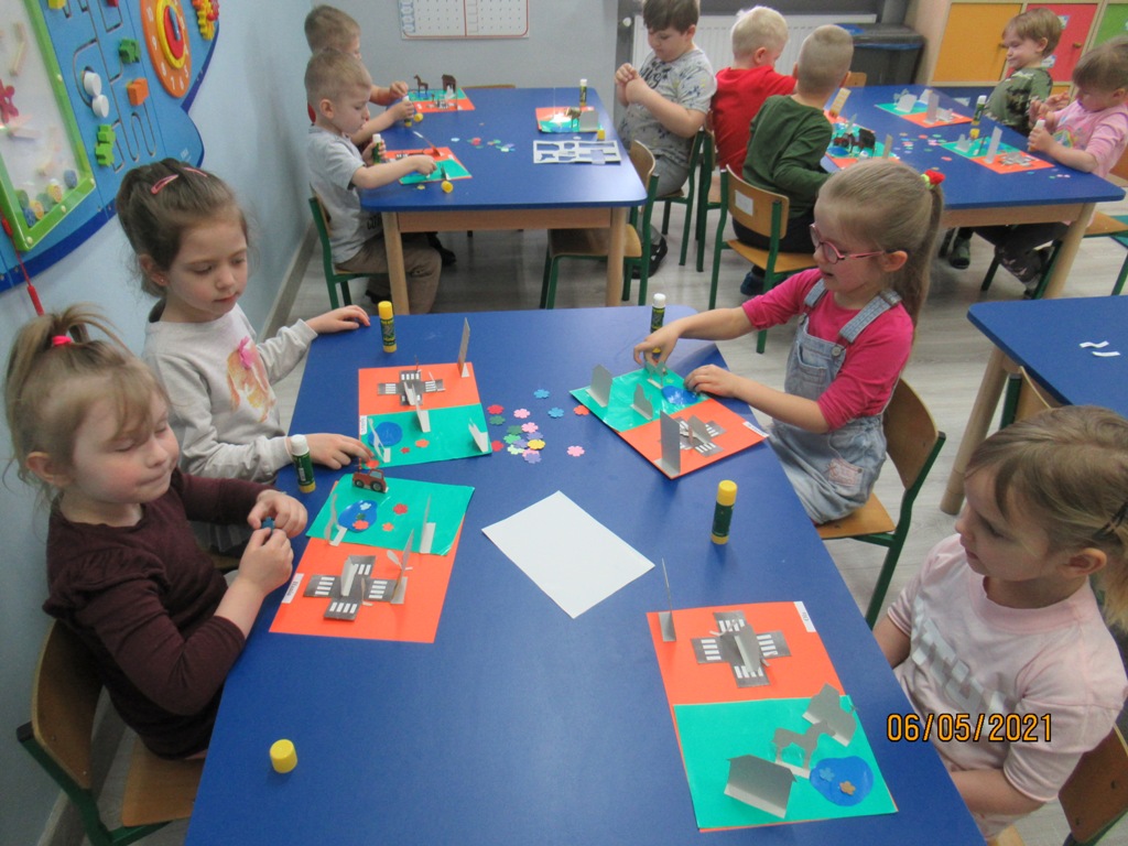 Dzieci z przedszkola "Słoneczne" w Pleszewie wykonały zadania w ramach międzynarodowego projektu edukacyjnego - „Piękna Nasza Polska Cała”.