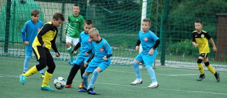 Okręgowe ligi młodzieżowe. Na początek derby orlików - Zdjęcie główne