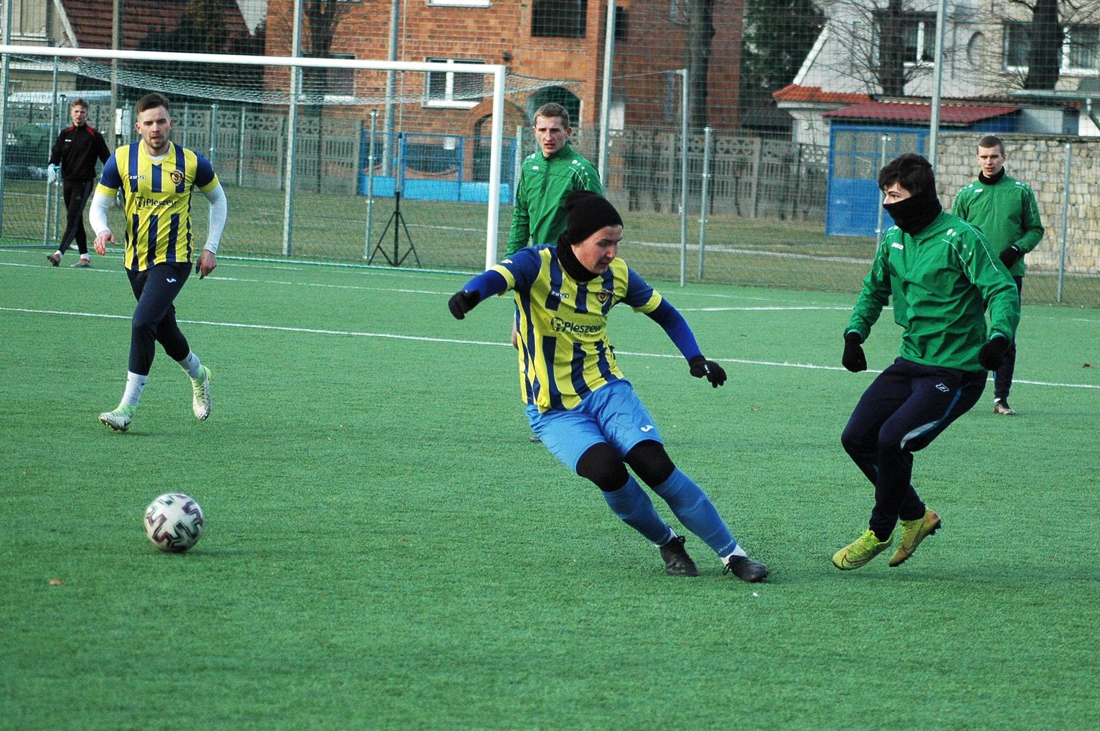 Stal Pleszew - MKS Dąbie 3:0