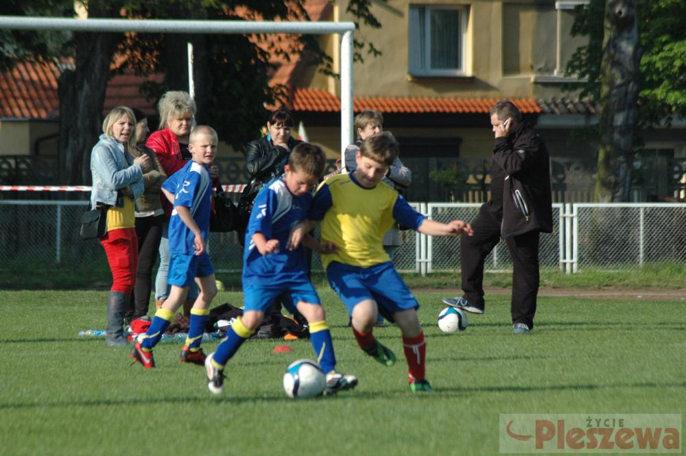 Derby w grupie orlików [ZDJĘCIA] - Zdjęcie główne