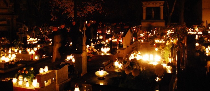 1 listopada. Nabożeństwa na cmentarzach - Zdjęcie główne