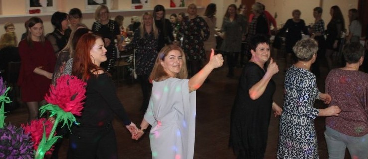 Parkiet należał tylko do pań! Tak wyglądał Dzień Kobiet w Sośnicy! [ZDJĘCIA, WIDEO] - Zdjęcie główne