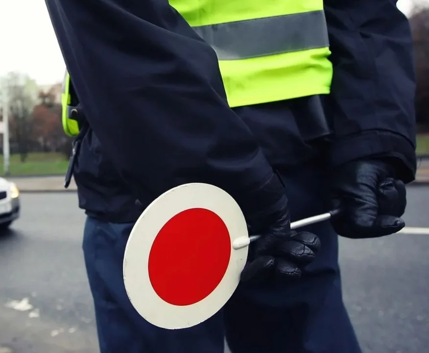 Pościg w Kucharach. Nietrzeźwy 20-latek uciekał przed policją - Zdjęcie główne