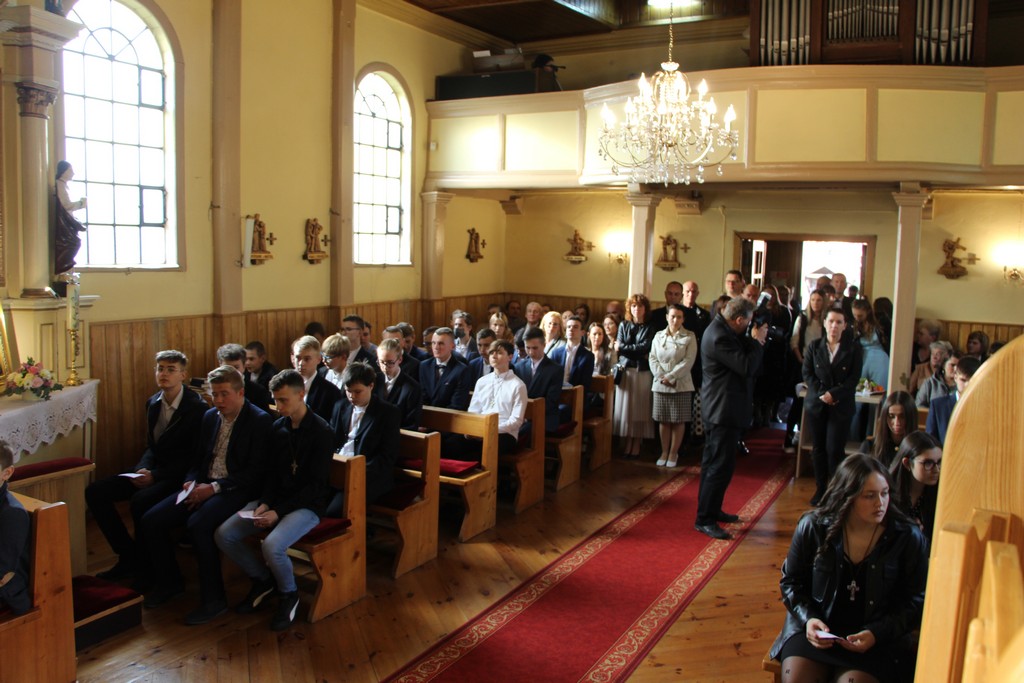 1 października w parafii pw. Wniebowzięcia Najświętszej Maryi Panny w Lenartowicach odbyła się uroczystość bierzmowania z udziałem biskupa Łukasza Buzuna.