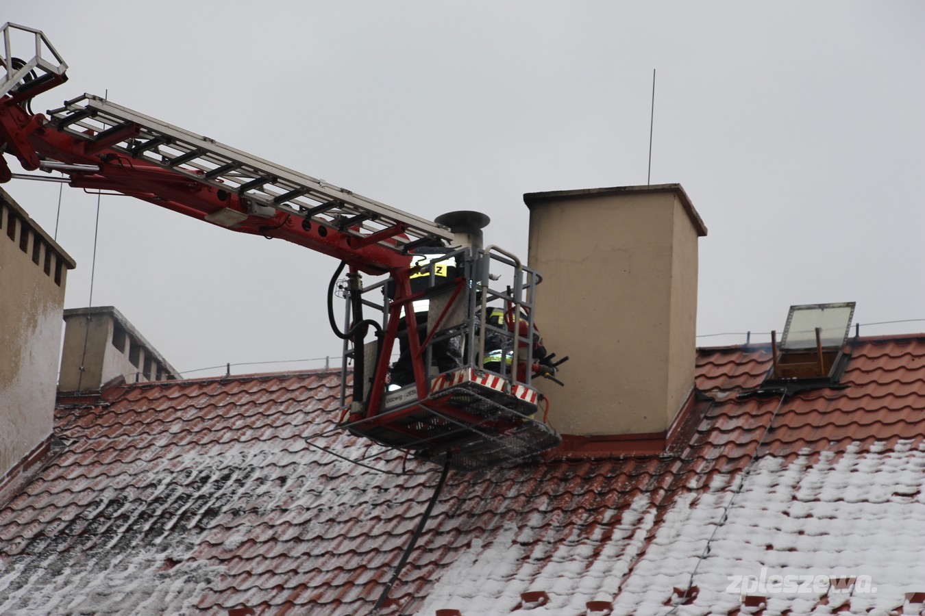 Pożar dachu w Zespole Szkół w Choczu