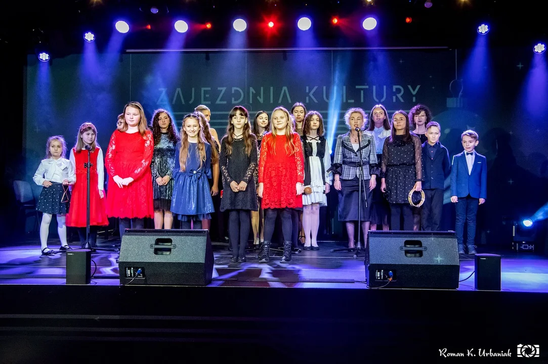 Koncert w wykonaniu Akademii Śpiewu i uczniów Państwowej Szkoły Muzycznej w Pleszewie - Zdjęcie główne