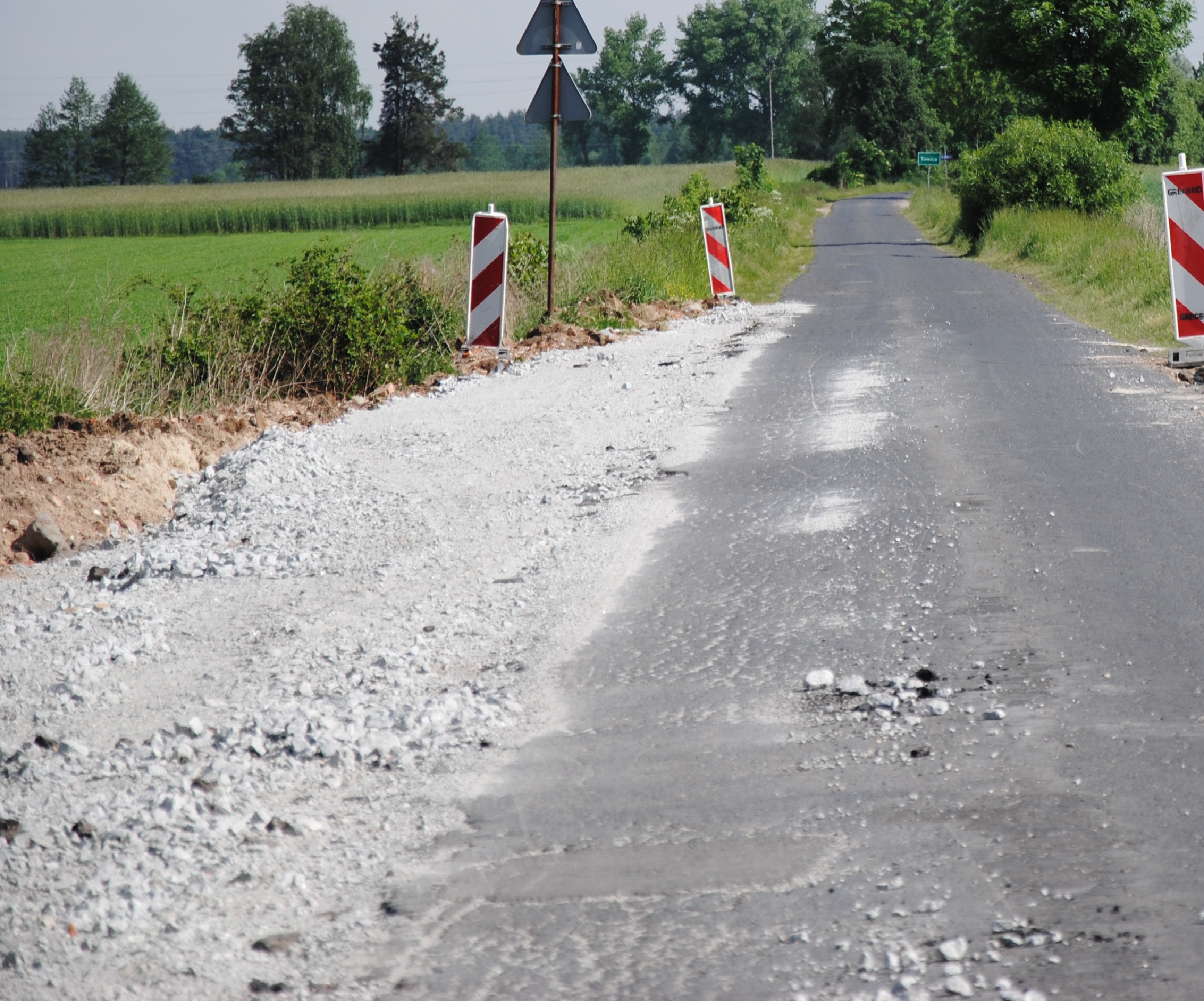 Szymanowice.  Gmina Gizałki. Kto zrobi drogę?  - Zdjęcie główne