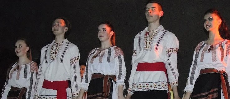 Gołuchów. Goście z Ukrainy zatańczyli tradycyjnie i współcześnie [FOTO] - Zdjęcie główne