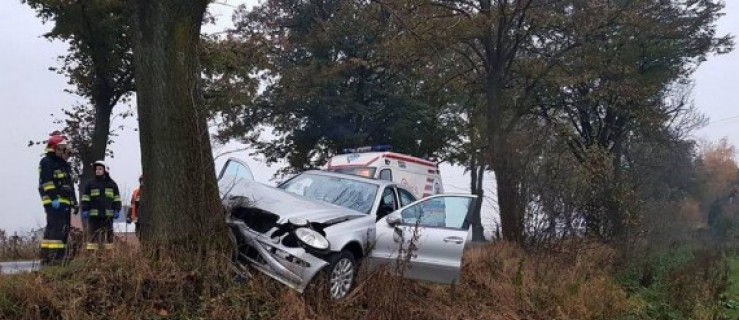 Wypadek na trasie Dobrzyca – Koźmin Wlkp.. Kierowca w szpitalu - Zdjęcie główne