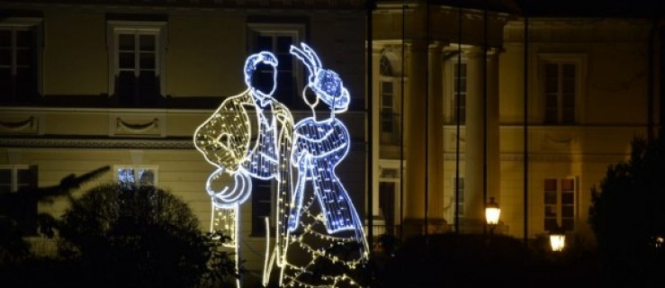 Niezwykłe iluminacje w dobrzyckim parku. Widzieliście?  - Zdjęcie główne