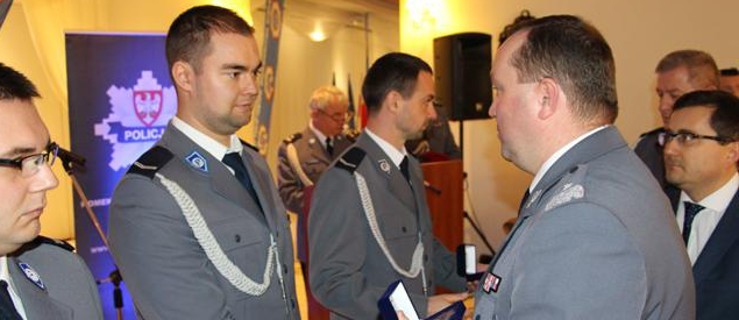 Pleszewscy policjanci wyróżnieni - Zdjęcie główne
