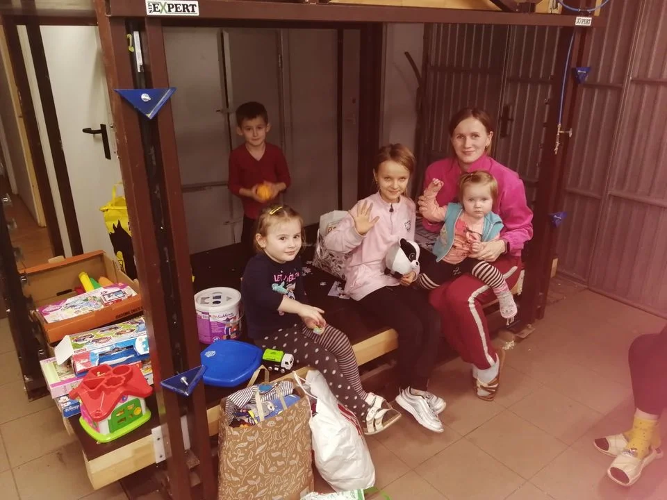 Pierwsze rodziny z Ukrainy są w powiecie pleszewskim. Jak można im pomóc? [LISTA] - Zdjęcie główne