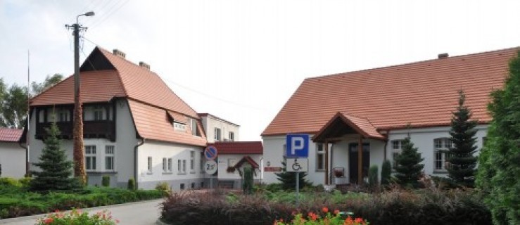 Czermin. Urząd i Ośrodek Pomocy Społecznej zamknięte  - Zdjęcie główne