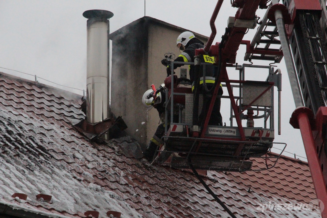 Pożar dachu w Zespole Szkół w Choczu