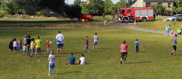 Gasili pożar samochodu na festynie  [ZDJĘCIA] - Zdjęcie główne