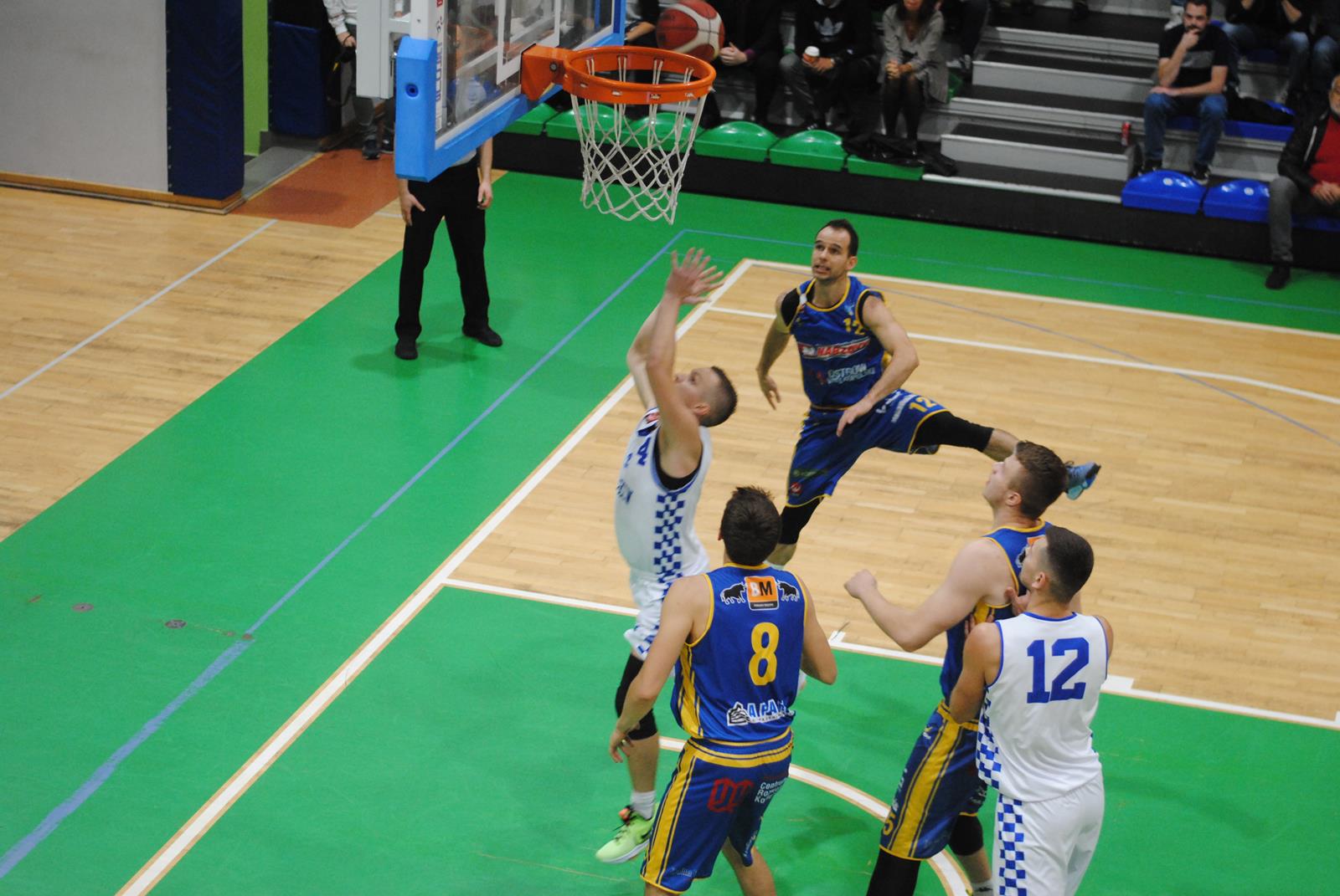 Kosz Kompaktowy Pleszew - Nabzdyk BM Slam Ostrów Wlkp. 81:66