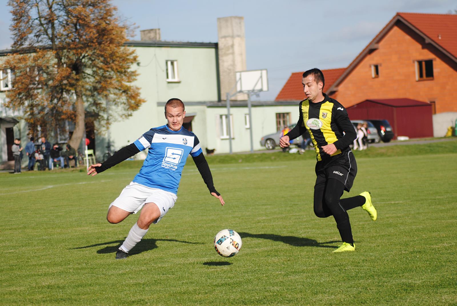 Gladiatorzy Pieruszyce - Czarni Wierzbno 2:1