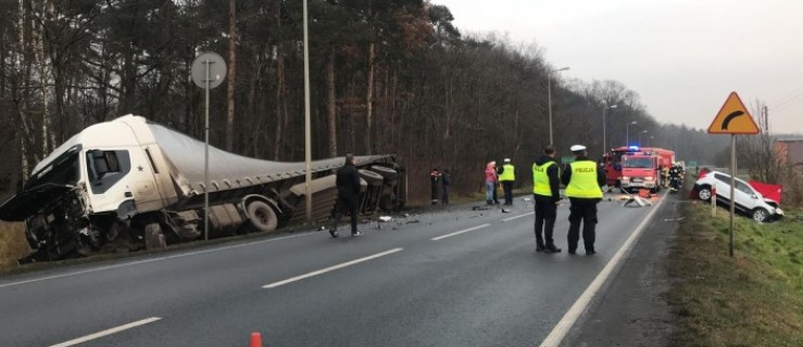 Pleszew. Piekarzew. Tragiczny wypadek na drodze krajowej [ZDJĘCIA] - Zdjęcie główne