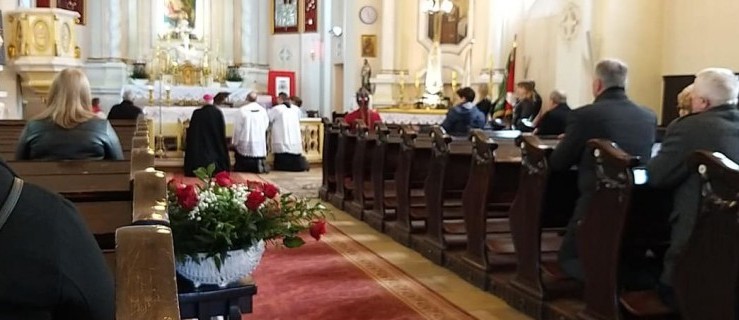 Biskup modlił się w Kuczkowie o wygaśnięcie epidemii - Zdjęcie główne