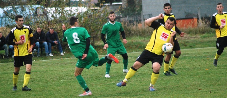 Podwójne derby w jesiennej scenerii - Zdjęcie główne