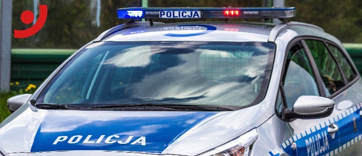 Pleszew. Uderzyła w hydrant i pozostawiła samochód. Namierzyli ją policjanci - Zdjęcie główne