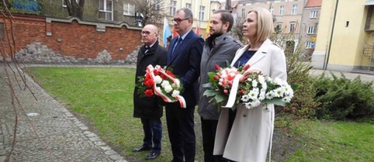 Pleszew. Pamiętali o ofiarach zbrodni w Katyniu - Zdjęcie główne
