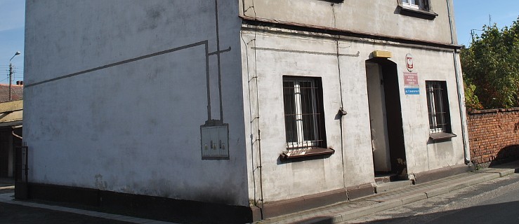 Posterunek jak po najeździe rewolwerowca - Zdjęcie główne