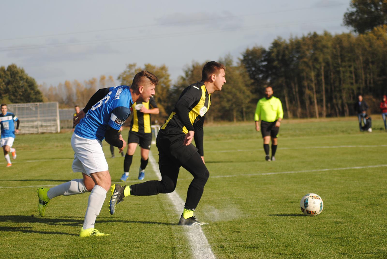 Gladiatorzy Pieruszyce - Czarni Wierzbno 2:1