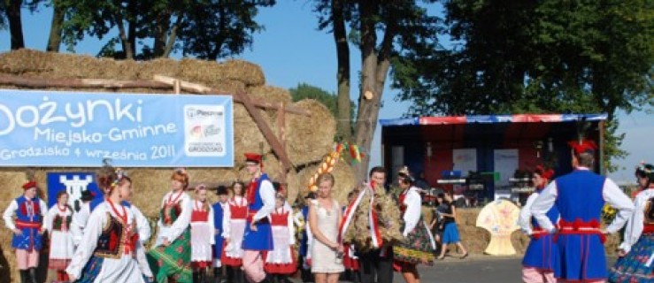 Tłumy na dożynkach w Grodzisku - Zdjęcie główne