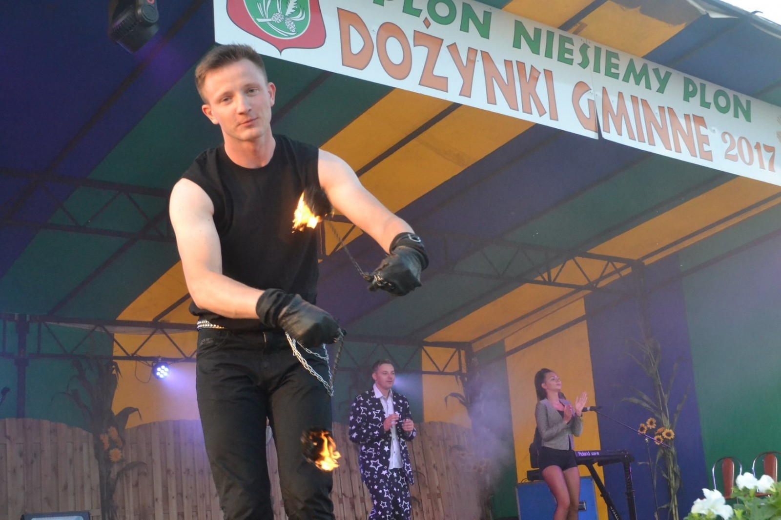 Gizałki. Dożynki gminne w Kolonii Ostrowskiej - Świerczynie - Zdjęcie główne