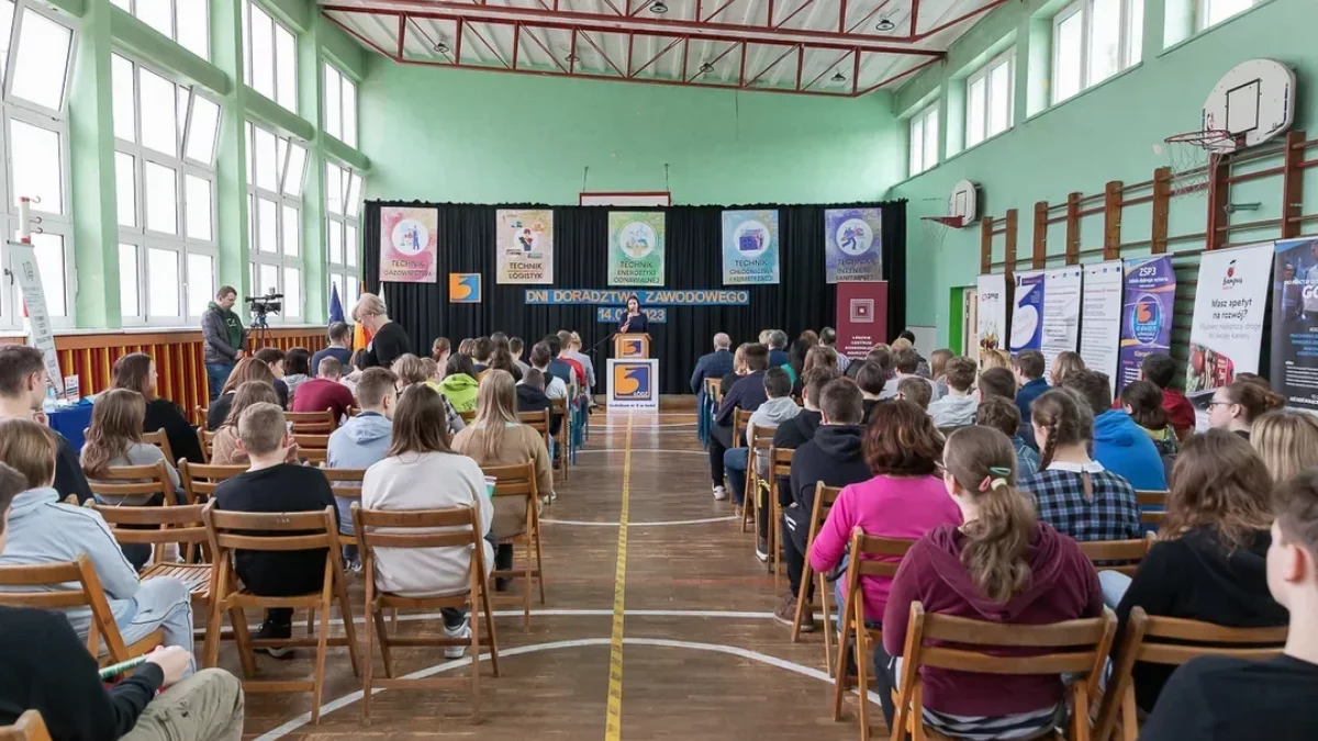 Rodzice wściekli. Przydatne opcje w aplikacji mobilnej eduVulcan od teraz płatne [NASZA SONDA] - Zdjęcie główne