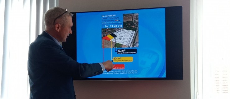 Kowalew. Miasto sprzedaje trzy działki. Ale to dopiero początek - Zdjęcie główne