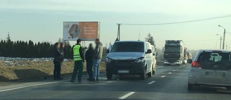 Zderzenie trzech aut na krajówce w kierunku Poznania - Zdjęcie główne