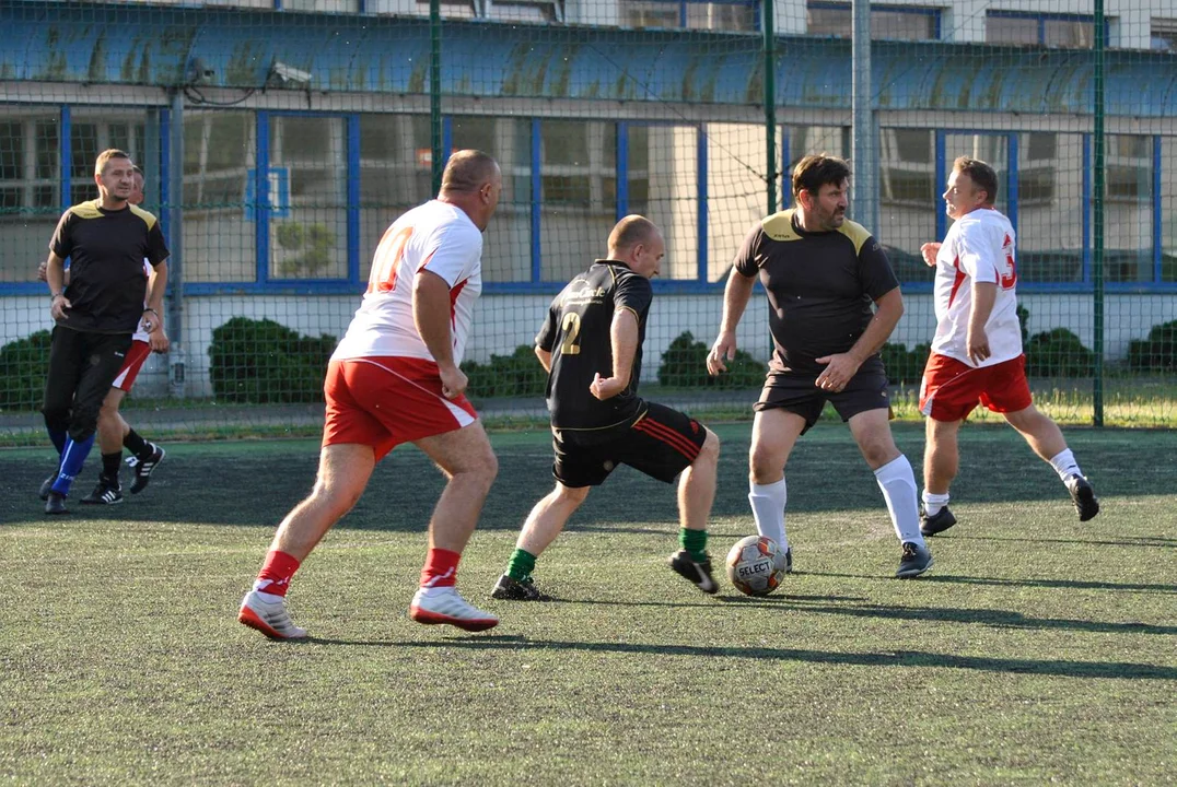 Rozgrywki Lider Oldboys Cup 35+ osiągnęły półmetek [ZDJĘCIA] - Zdjęcie główne